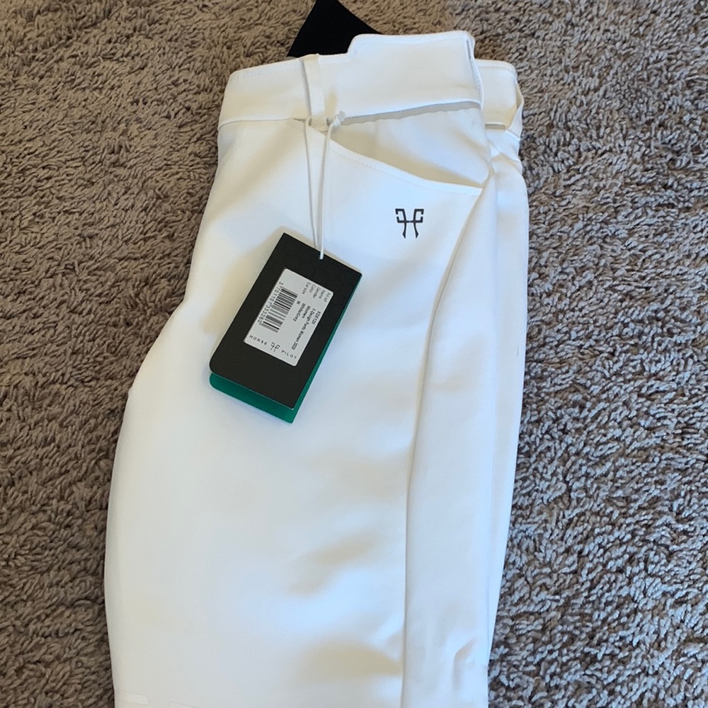 Brand new white Horse Pilot breeches. Size medium. Tags still attached.